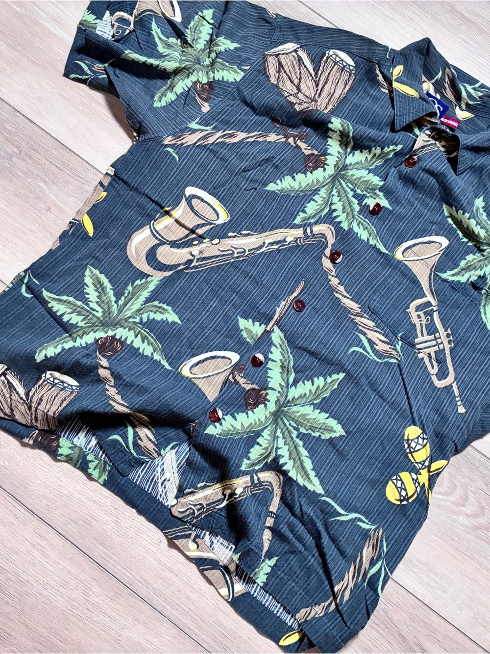 Vintage Quicksilver Hawaiian Button-Up Shirt Y2K